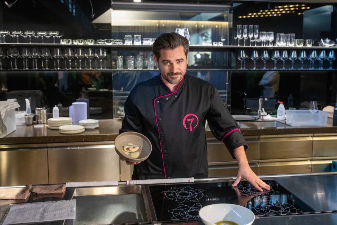 FOTO: Filmaři v Olomouci vytvořili fiktivní restauraci. V nové komedii uvaří Hřebíčková či Kotek