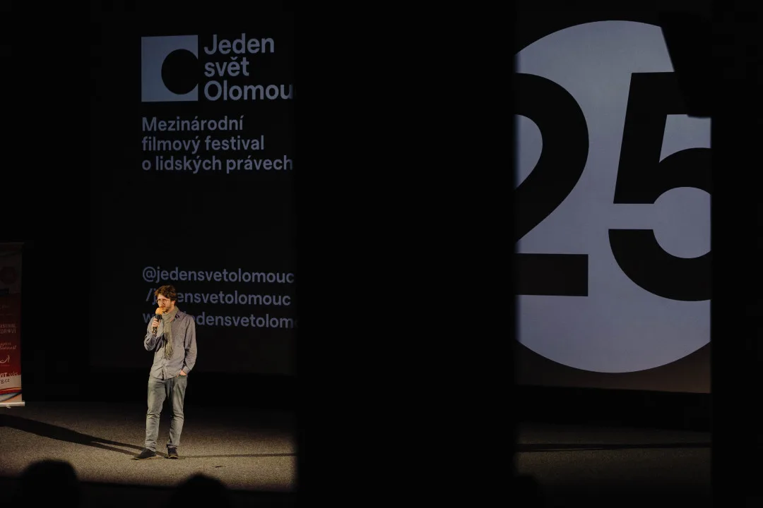 Festival Jeden svět se i letos vrátí do Olomouce. Přinese filmy, přednášky i koncerty