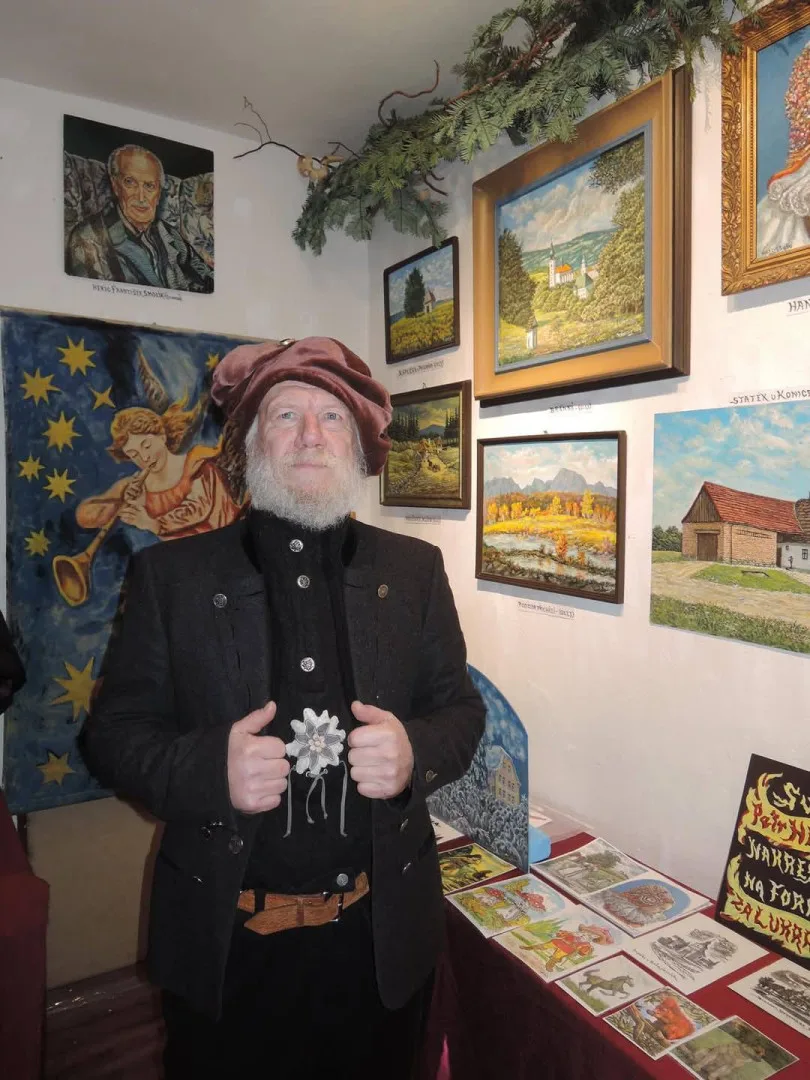 Ve věku 72 let zemřel malíř Petr Herzig z Dubicka. Zdobil zdejší kostely, kaple, boží muka, ale i hospody