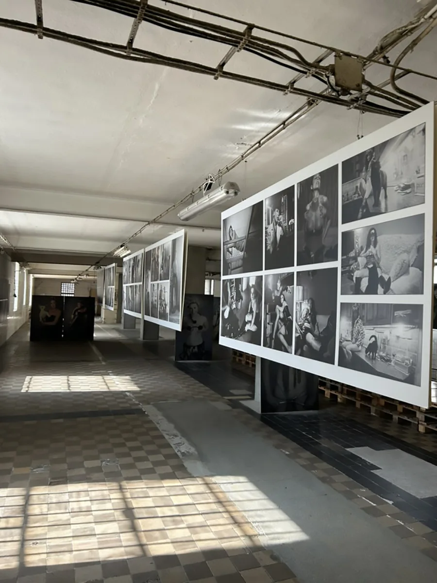 Krása žen vynikla v netradiční galerii. Speciální výstavu fotografií hostí bývalá továrna v Přerově