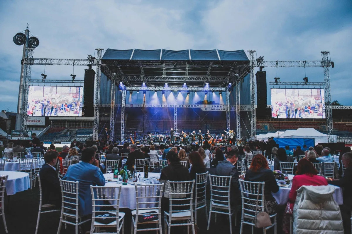 Hudební hvězdy potřetí zavítají na Andrův stadion. Festival filharmonie láká na jedinečné zážitky