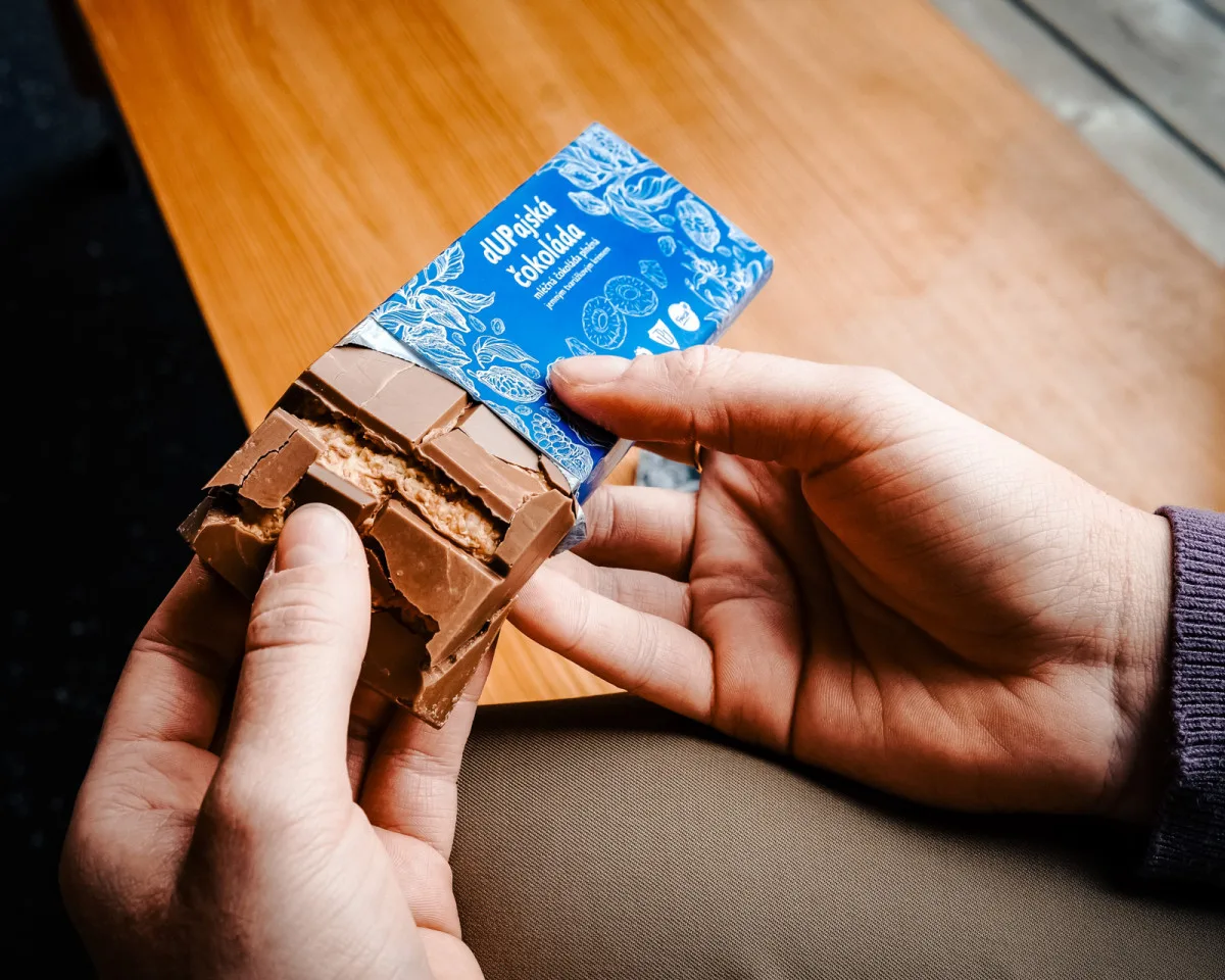 Čokoláda s tvarůžky, obecní ostrov v Řecku či strážnici-vzduchoplavci. Apríl udeřil i v Olomouckém kraji
