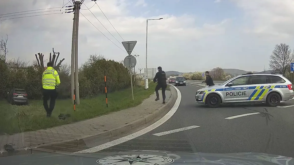 Cizinec havaroval na kruhovém objezdu v hranické místní části Drahotuše