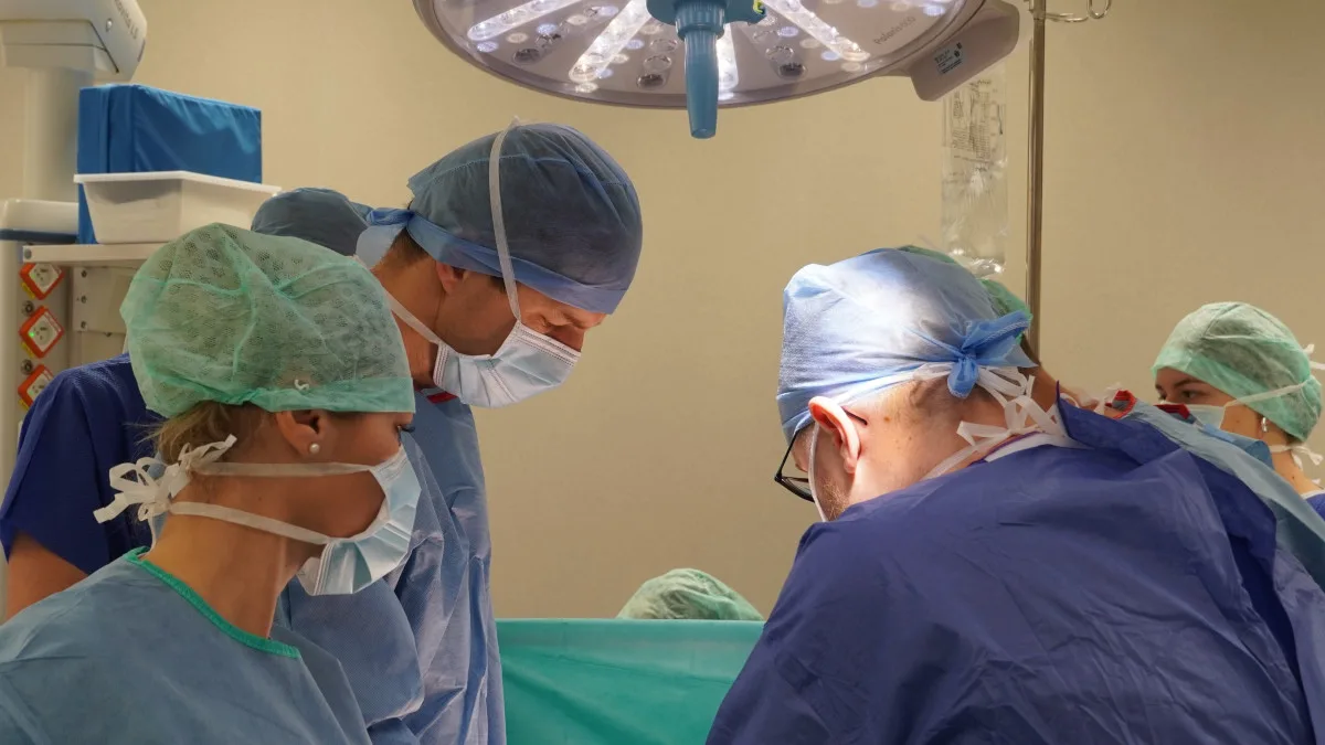 Nemocnice AGEL Přerov provádí v rámci jednodenní chirurgie neakutní plánované diagnostické i léčebné výkony v oborech chirurgie, ortopedie, a gynekologie