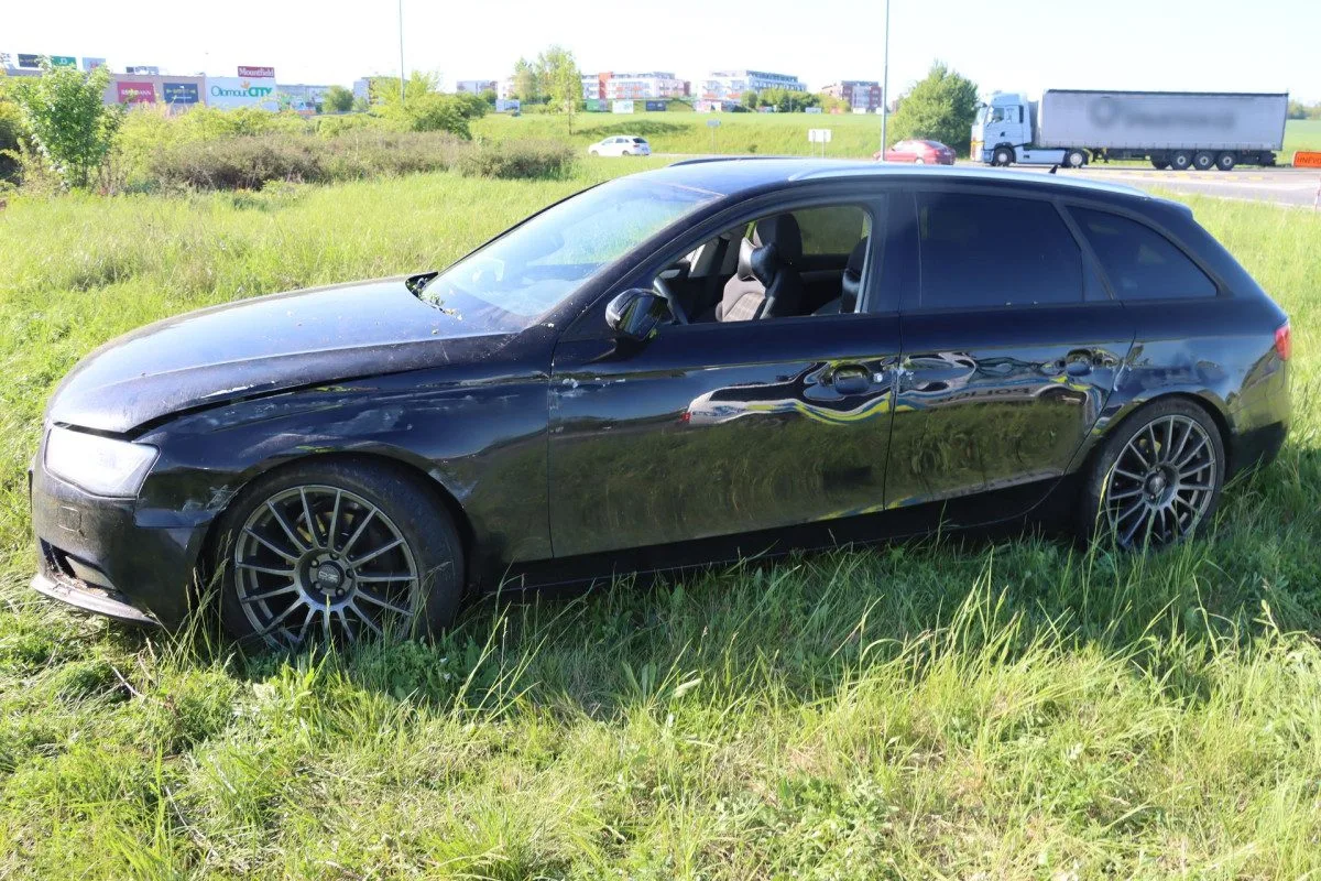 Uprostřed kruhového objezdu u Globusu nad ránem skončil opilý řidič
