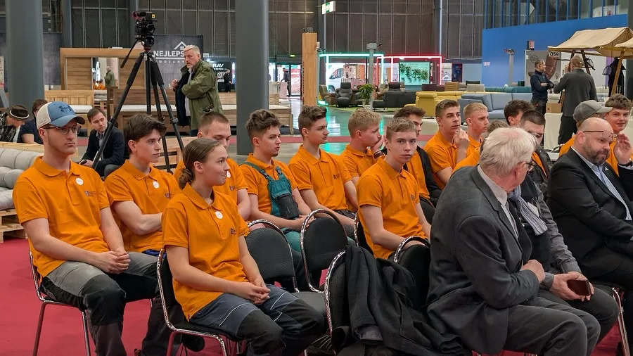 Jediná dávka v mužské konkurenci. Nejlepší mladá truhlářka v Česku je z Prostějova