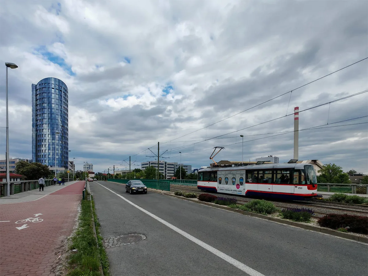 Most přes Moravu na třídě Kosmonautů v Olomouci čeká oprava, tramvaje místem neprojedou