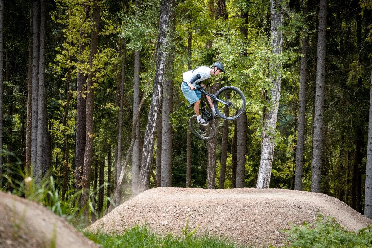 Zážitky pro začátečníky i zkušené jezdce. U Zábřehu ožily nové terénní stezky pro cyklisty