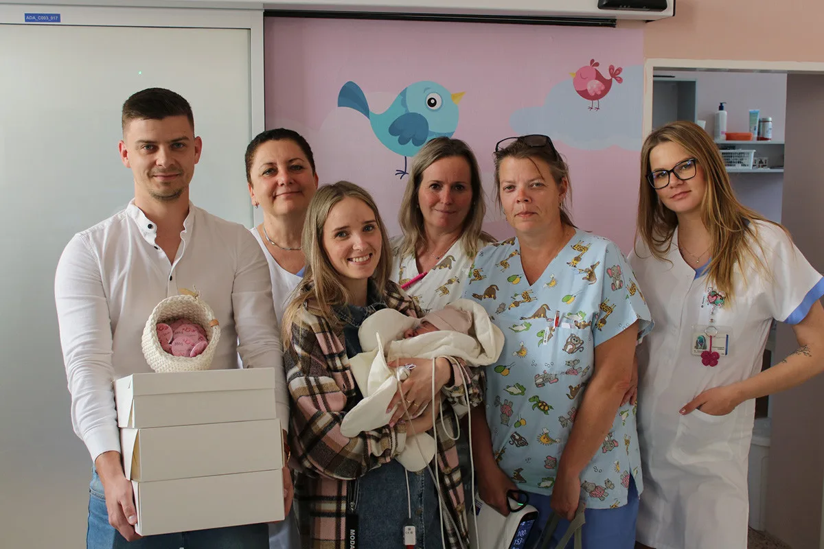 Rodiče si mohli malinkou Viktorku po 101 dnech od porodu odvézt domů