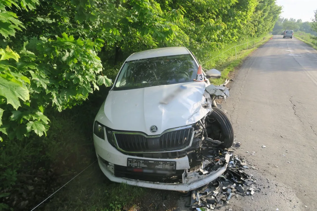 Osmnáctiletá řidička nezvládla na Šumpersku zatáčku a smetla protější auto. Je zraněná