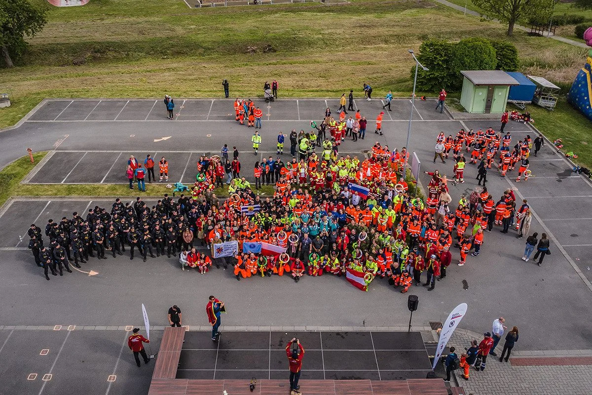 VIDEO: Extrémní soutěžní prověrka. Policejní hlídka z Olomouce zazářila na prestižní Rallye Rejvíz