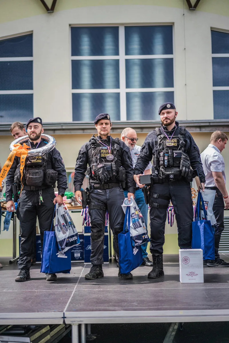 VIDEO: Extrémní soutěžní prověrka. Policejní hlídka z Olomouce zazářila na prestižní Rallye Rejvíz