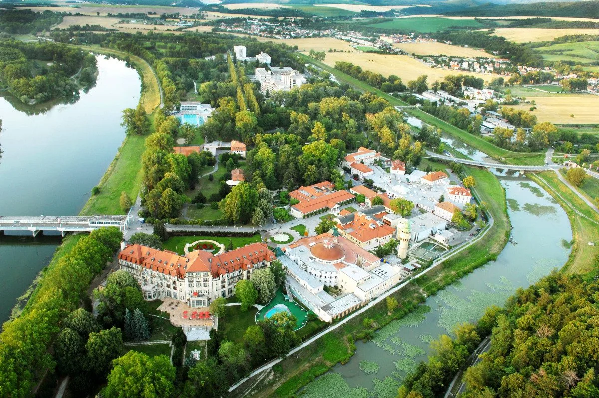 Perfektní léto v lázních, které máte doslova za rohem – objevte Piešťany