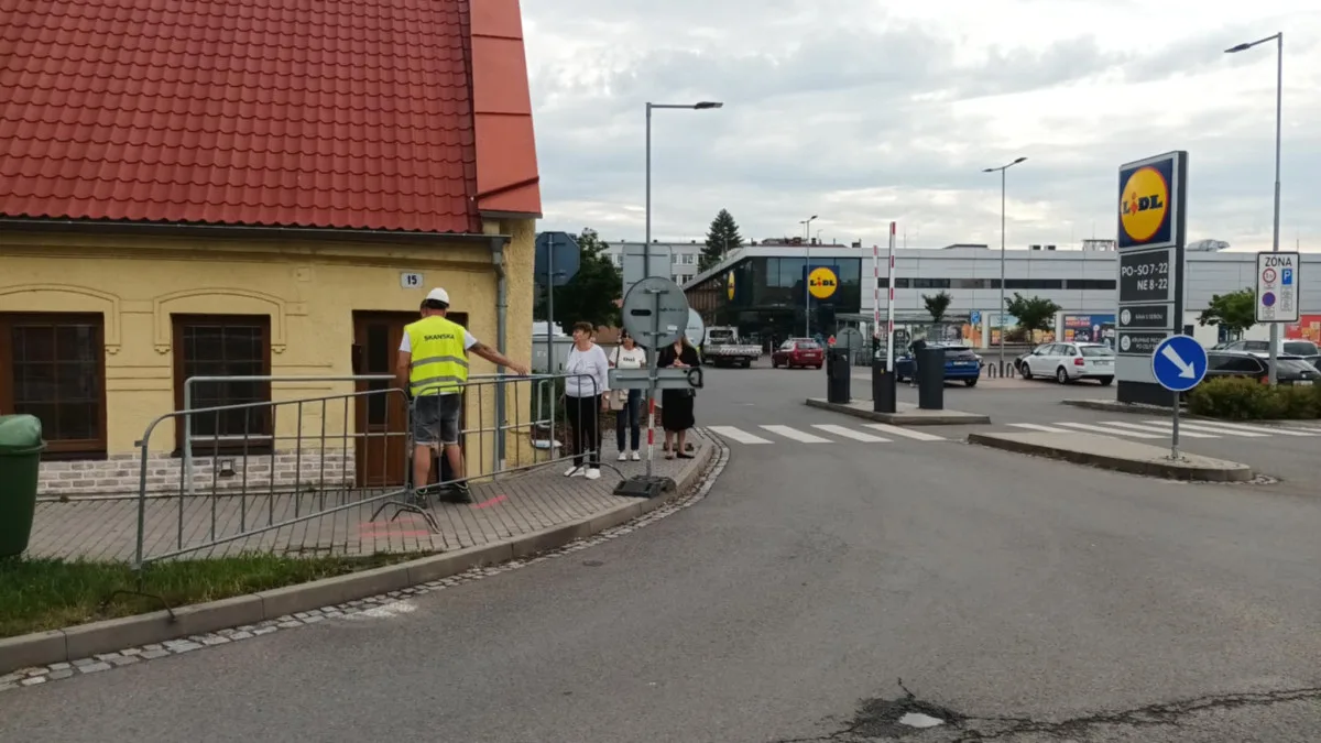 FOTOGALERIE: Neprůjezdný Prostějov. Kvůli stavbě parkovacího domu radnice uzavřela část městského okruhu
