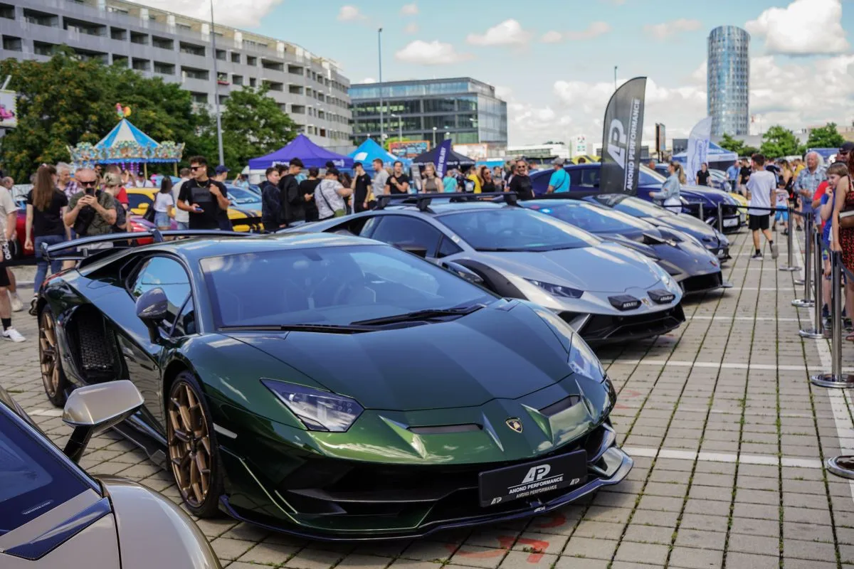 Supersporty už tuto sobotu před Šantovkou. Přijďte si užít luxus, adrenalin i zábavu