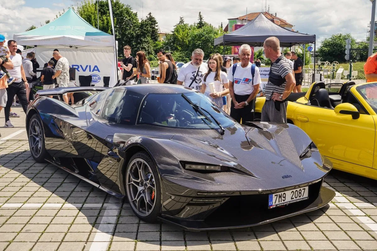 Supersporty už tuto sobotu před Šantovkou. Přijďte si užít luxus, adrenalin i zábavu