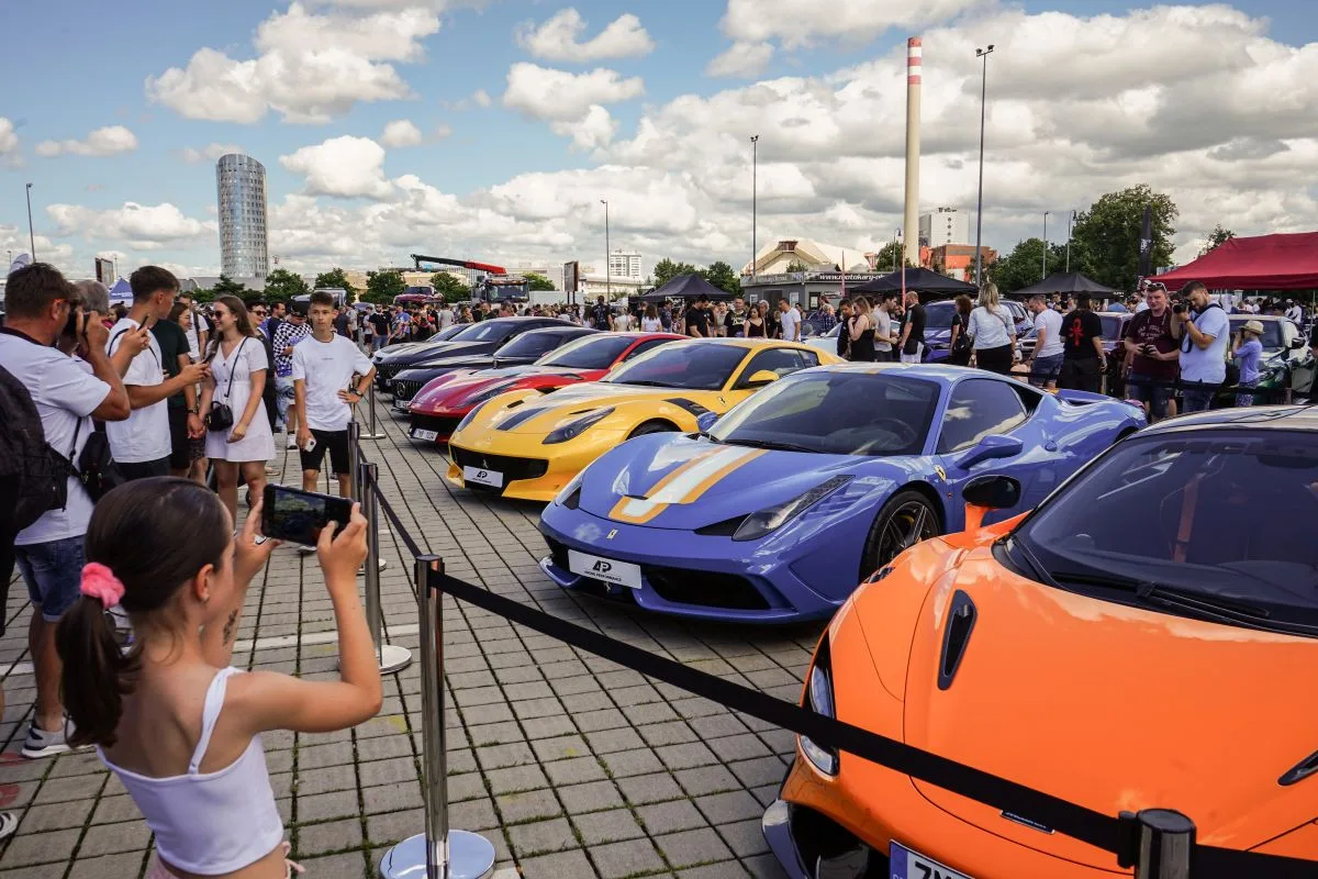 Supersporty už tuto sobotu před Šantovkou. Přijďte si užít luxus, adrenalin i zábavu