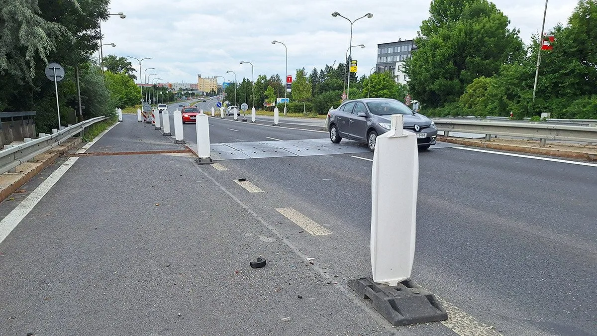 Plynuleji po páteřní silnici Olomouce. Poničená část mostu se dočká opravy v závěru roku