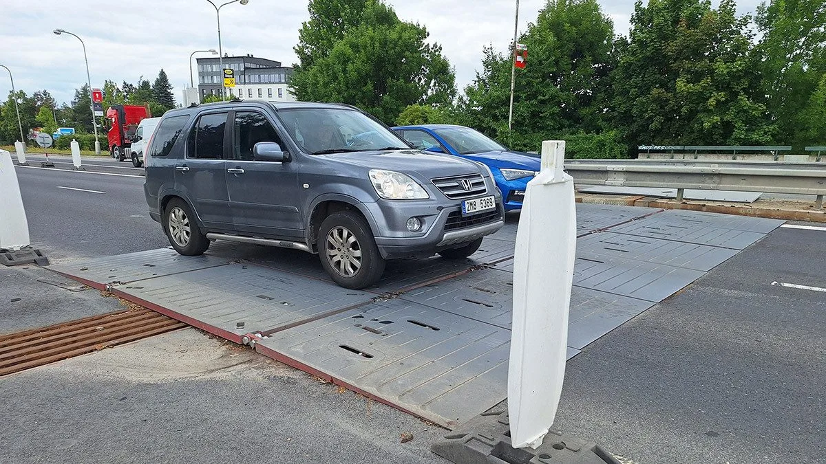 Plynuleji po páteřní silnici Olomouce. Poničená část mostu se dočká opravy v závěru roku