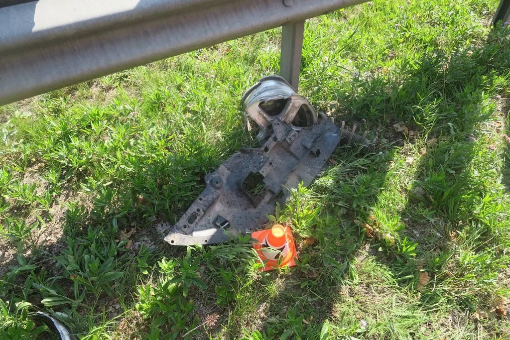Řidič v Mohelnici utrhl kolo, které odletělo a narazilo do protijedoucího vozu. Od nehody utekl