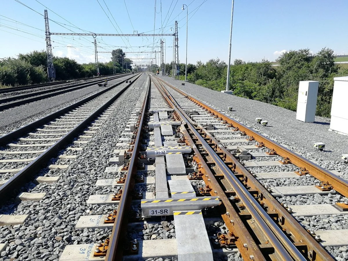 Odbočení při sto šedesáti za hodinu? Výhybky z Prostějova obstály v pětiletých testech