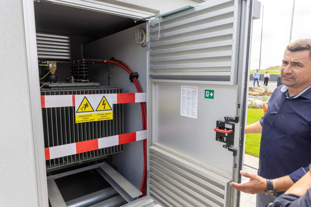 Elektrokamiony vítány. První dobíjecí centrum pro tahače v ČR vyrostlo na Prostějovsku