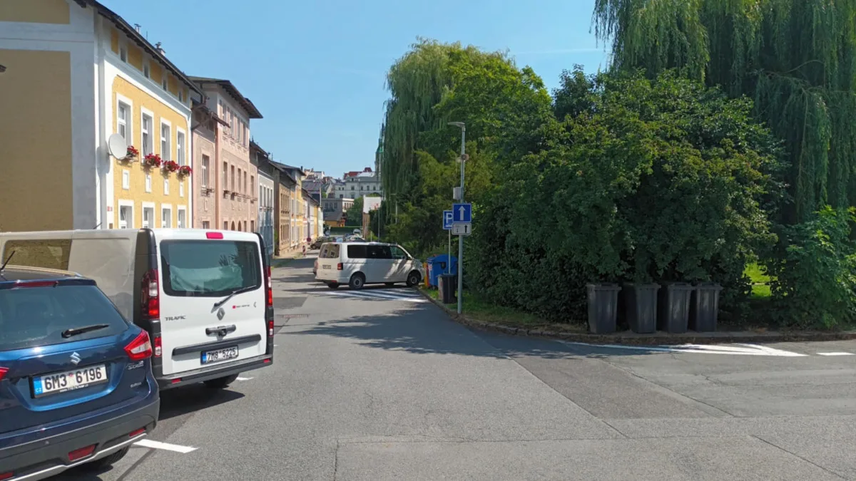 Třicítka v šumperských ulicích zkrotila automobil. Obyvatelé si změny v dopravě pochvalují