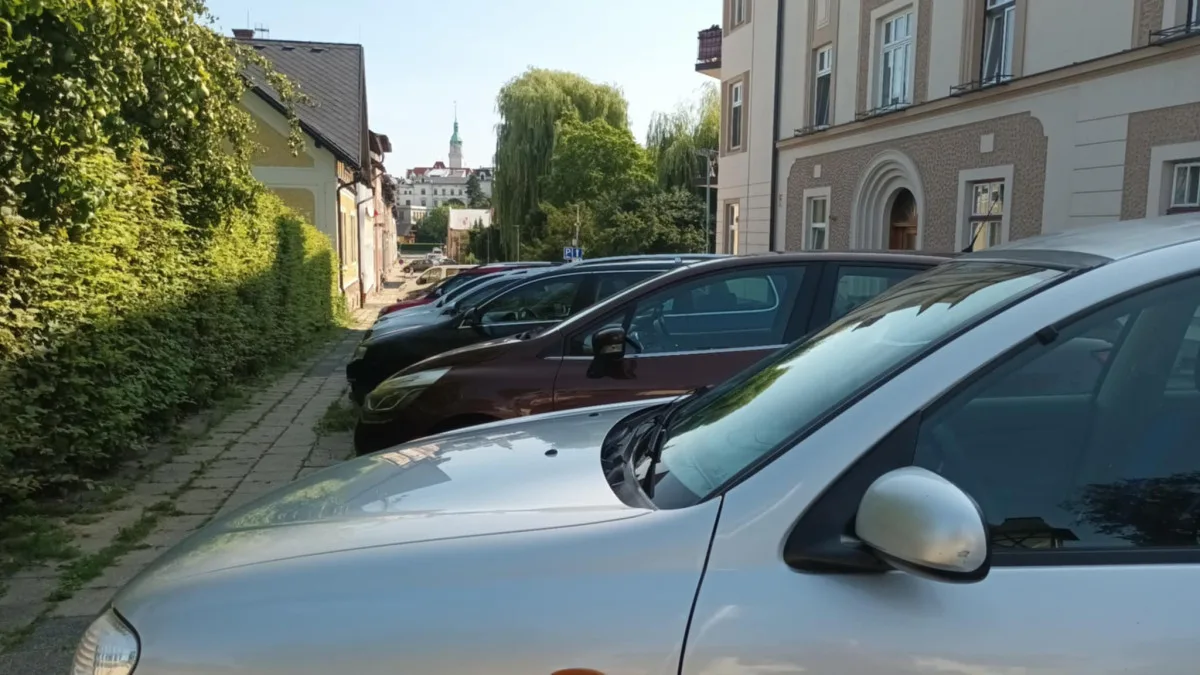 Třicítka v šumperských ulicích zkrotila automobil. Obyvatelé si změny v dopravě pochvalují