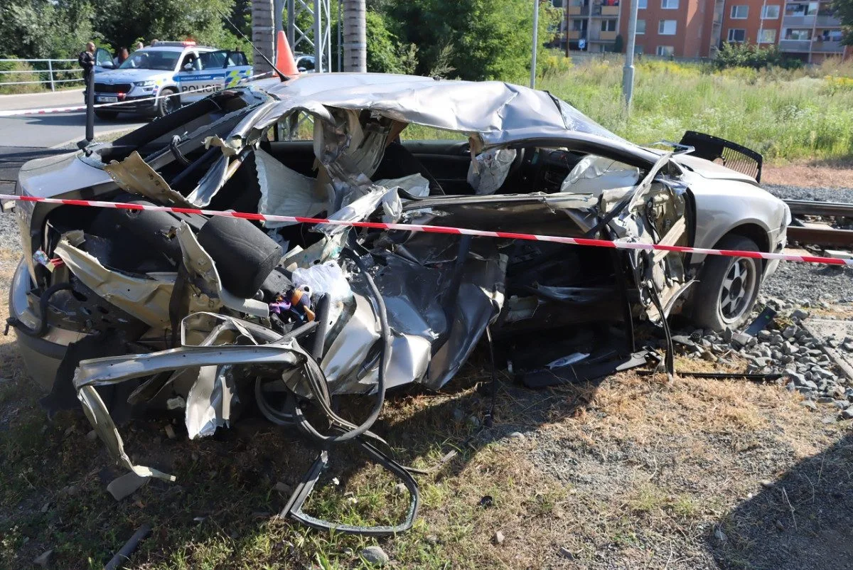 VIDEO: Zběsilá honička ve Šternberku, řidiče na pervitinu po kilometru smetl vlak