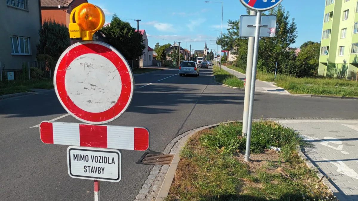 Opakované opravy průtahu Litovlí startují. Zakázku ošidila mafie firem, politiků a úředníků na kraji