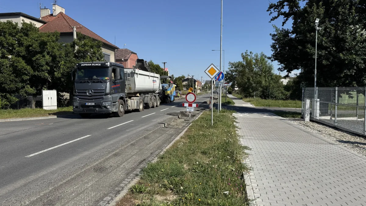 Potíže na průtahu Litovlí jsou zpět. Zakázku ošidila mafie firem, politiků a úředníků na kraji