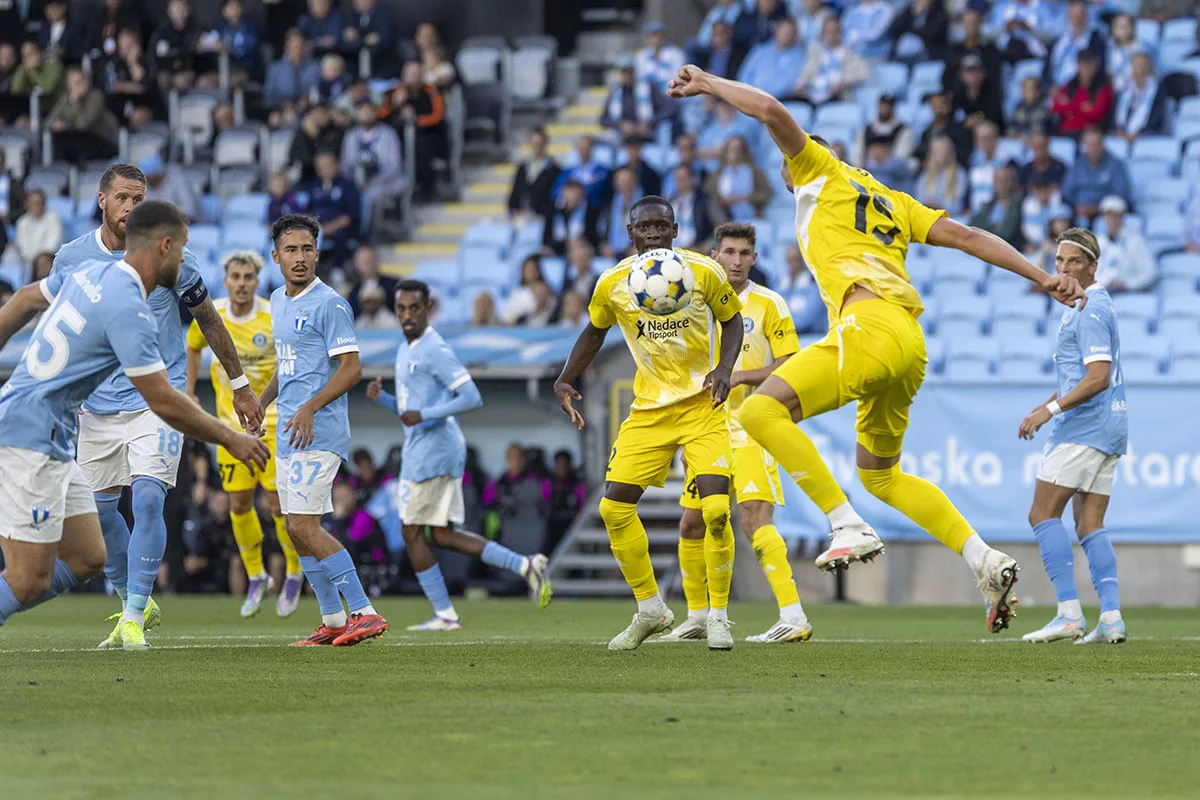 Krutá švédská lekce pro Sigmu. Efektivní Malmö využilo šance a má do odvety třígólový náskok