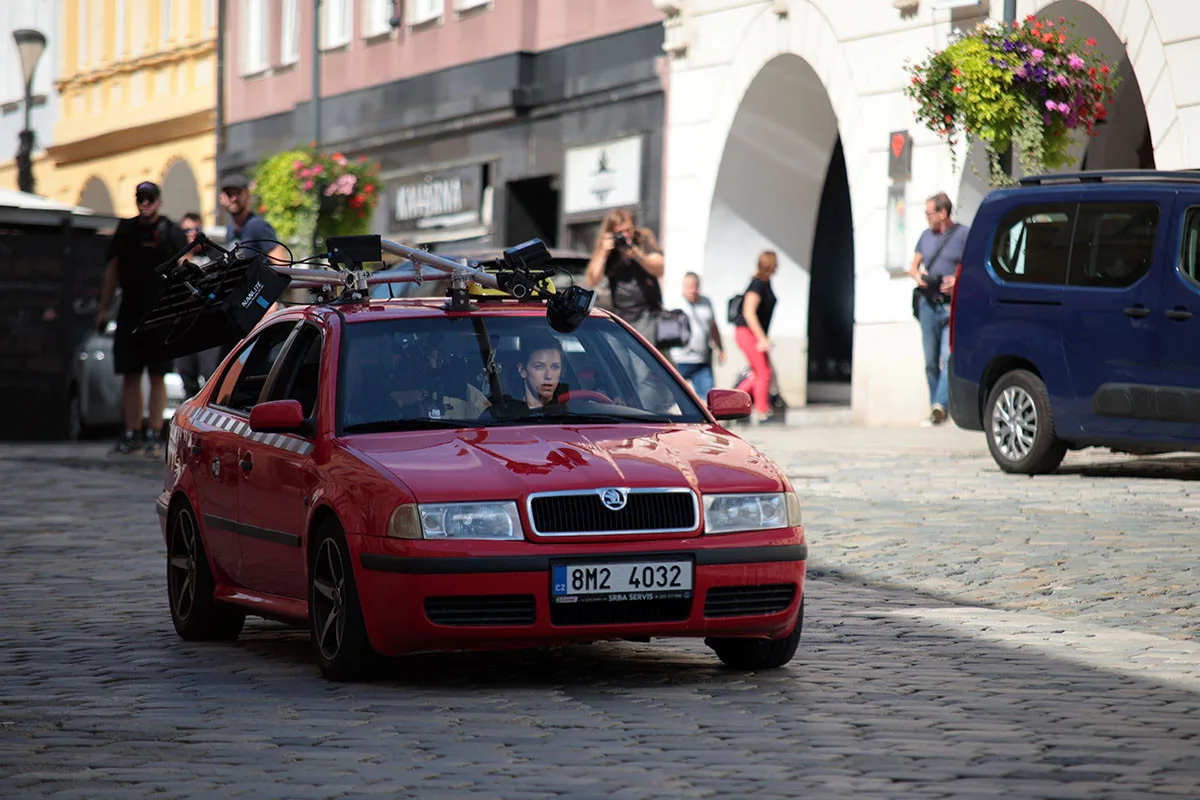 Scény jako z Kobry 11 v Olomouci. Na Hané vzniká akční snímek plný kaskadérských kousků