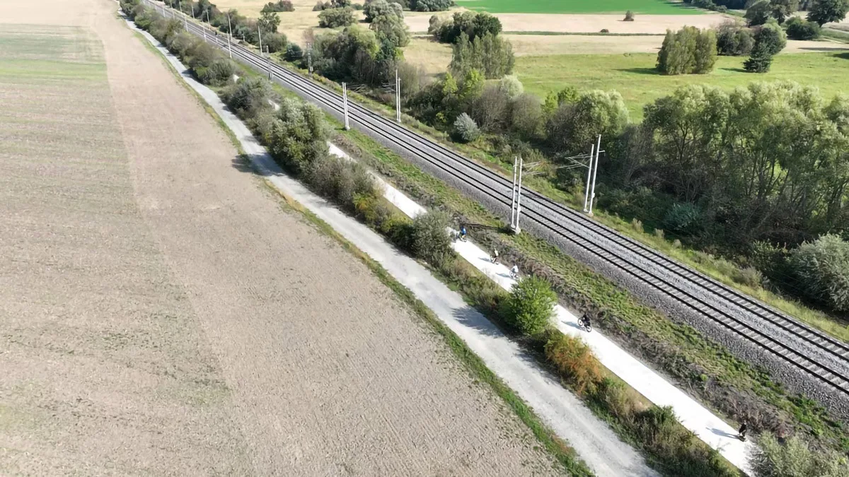 Cyklodálnice podél trati. Mezi Olomoucí a Štěpánovem slouží nová trasa za 105 milionů