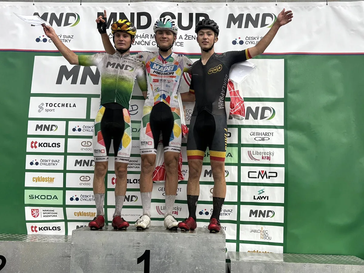 Stupně vítězů na závodu MND Cup – Český pohár v silniční cyklistice juniorů ve Vesci u Liberce. Vyhrál Jakub Tesařík, druhý byl Matěj Piták v dresu lídra pořadí ČP.