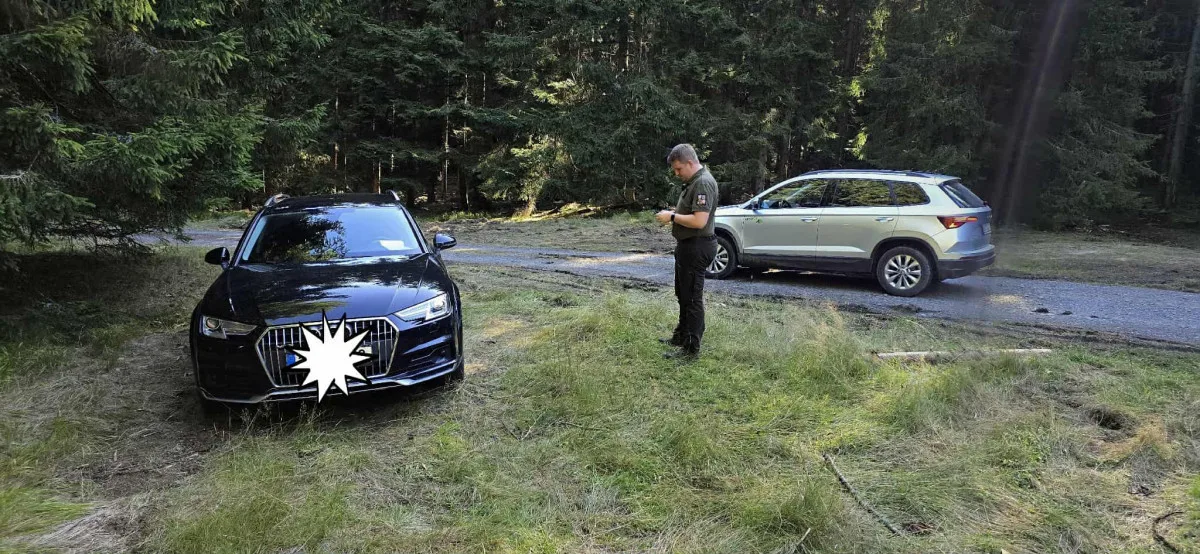 Stráž přírody pokutovala lidi, co přespali na Ovčárně nebo trhali borůvky. Jste moc přísní, zní kritika