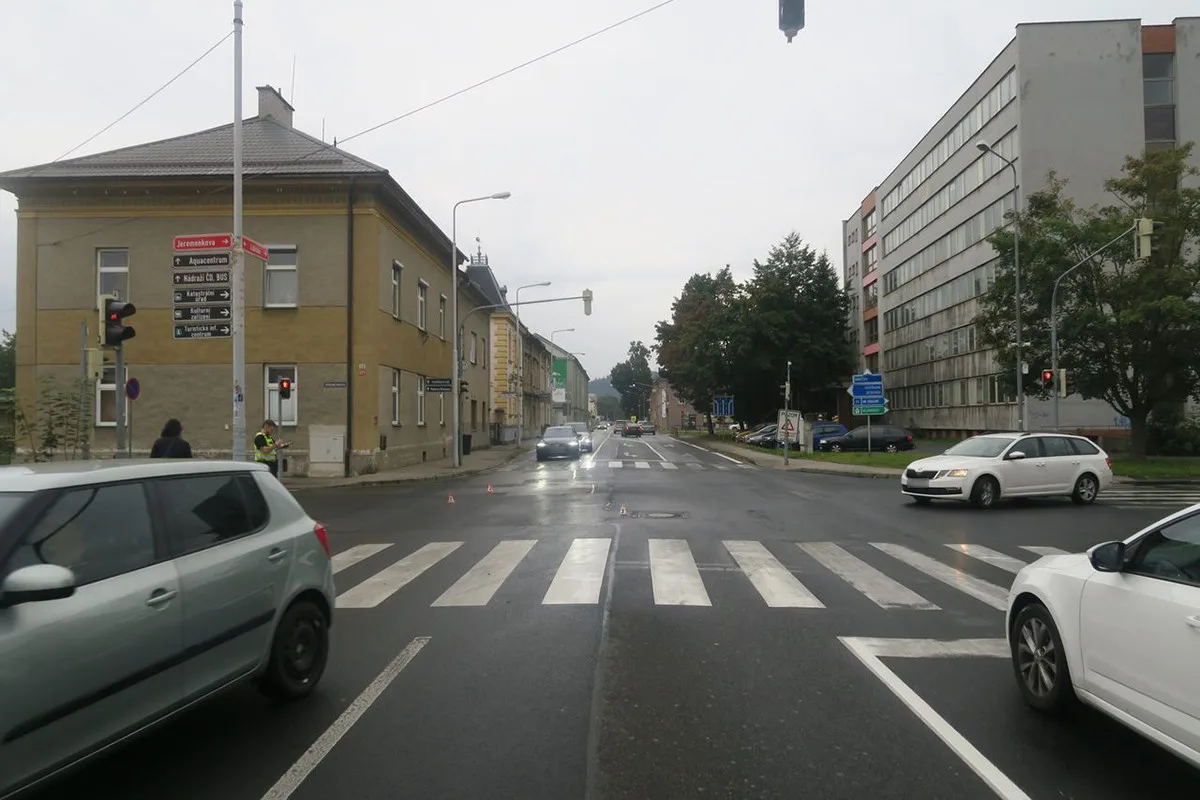 Kdo může za srážku Audi s Kodiaqem v Šumperku? Jel jsem na zelenou, tvrdí oba řidiči