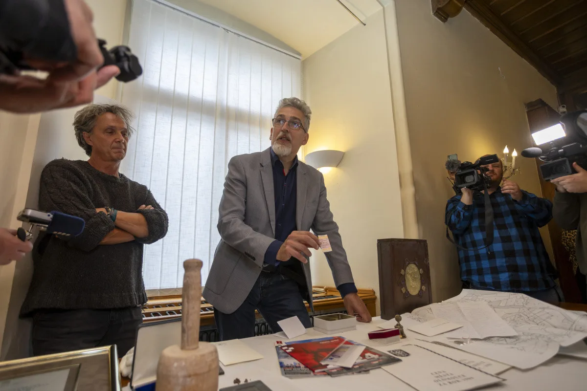 Ohlédnutí o čtvrt století zpět. Historická chlouba Olomouce vydala časovou schránku