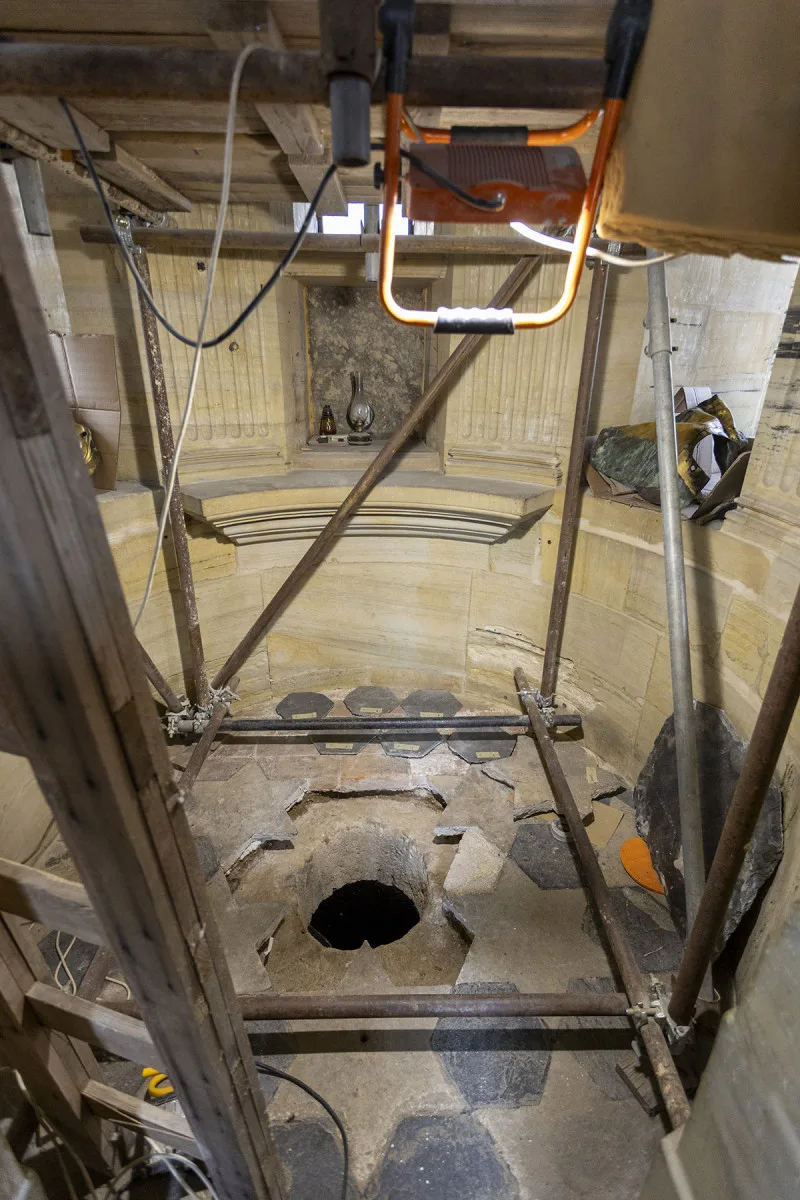 Tajemství pod olomouckým monumentem: místnost před staletími pomáhala řemeslníkům