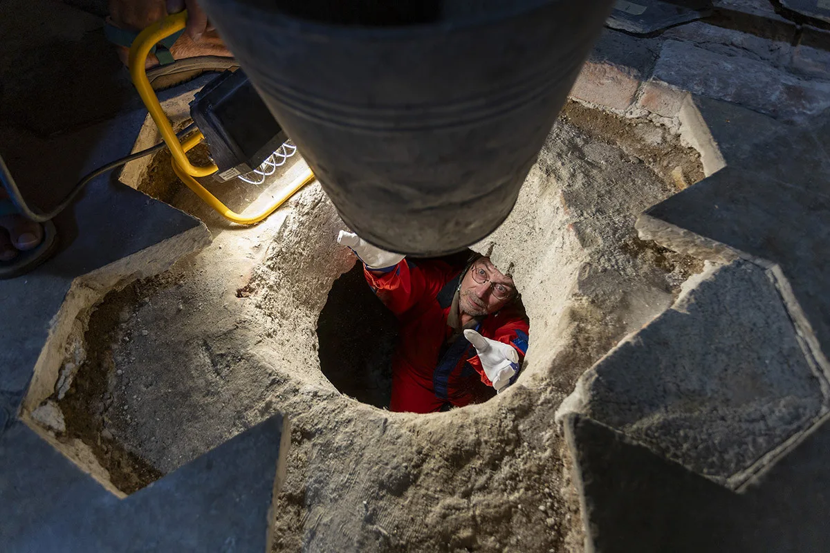 Tajemství pod olomouckým monumentem: místnost před staletími pomáhala řemeslníkům