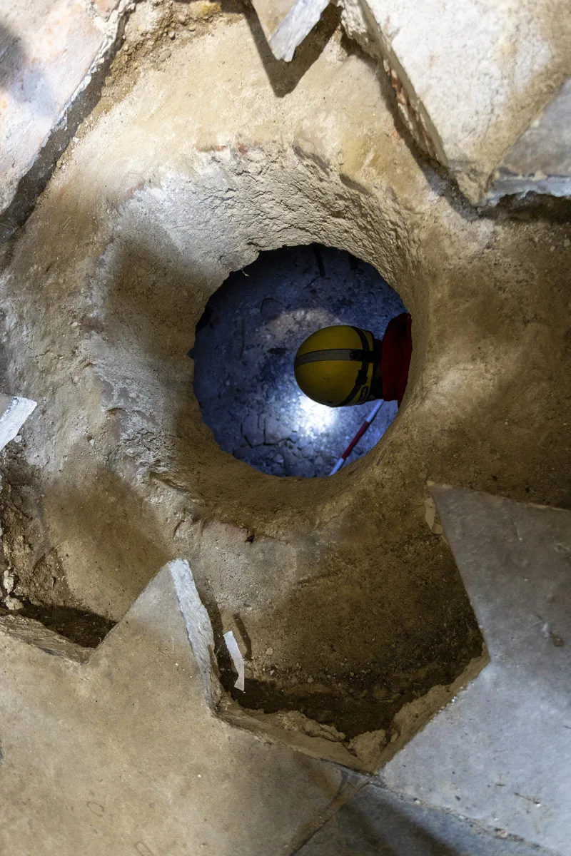 Tajemství pod olomouckým monumentem: místnost před staletími pomáhala řemeslníkům