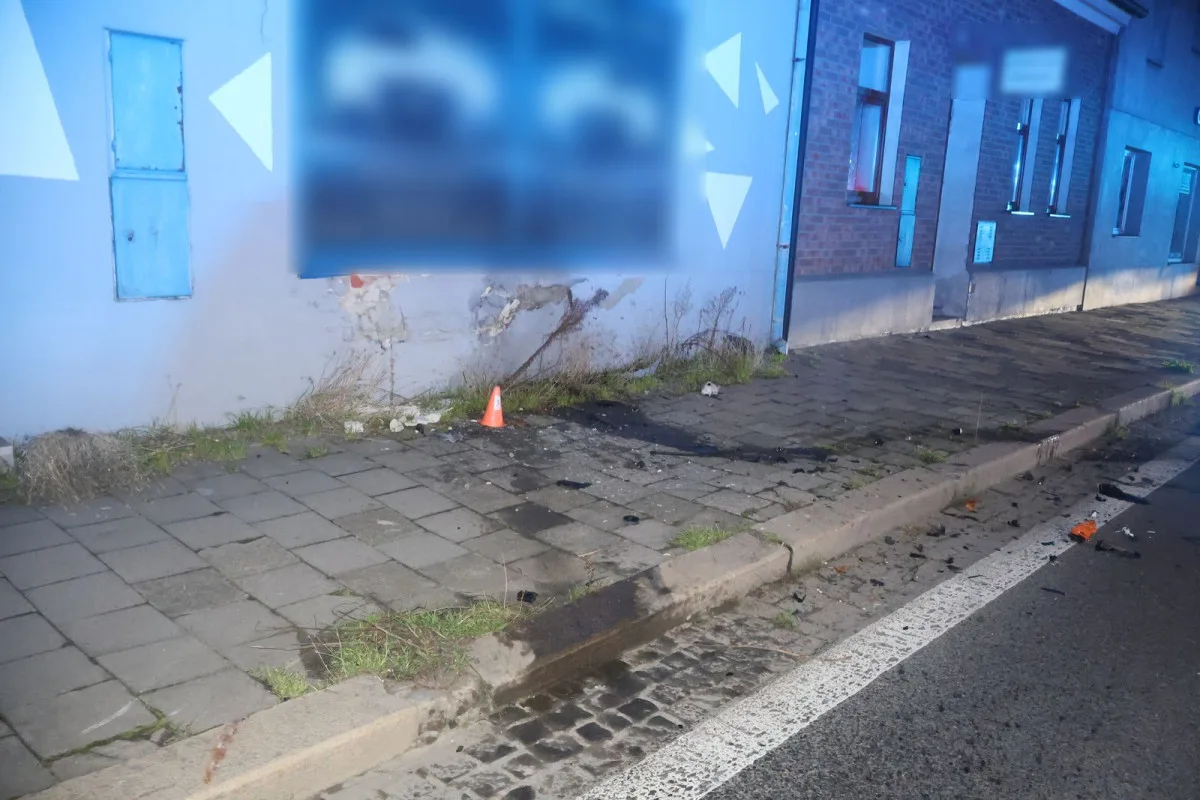 Se dvěma a půl promile vletěl u Hornbachu do dalšího autoa. Zranil dvacetiletého řidiče