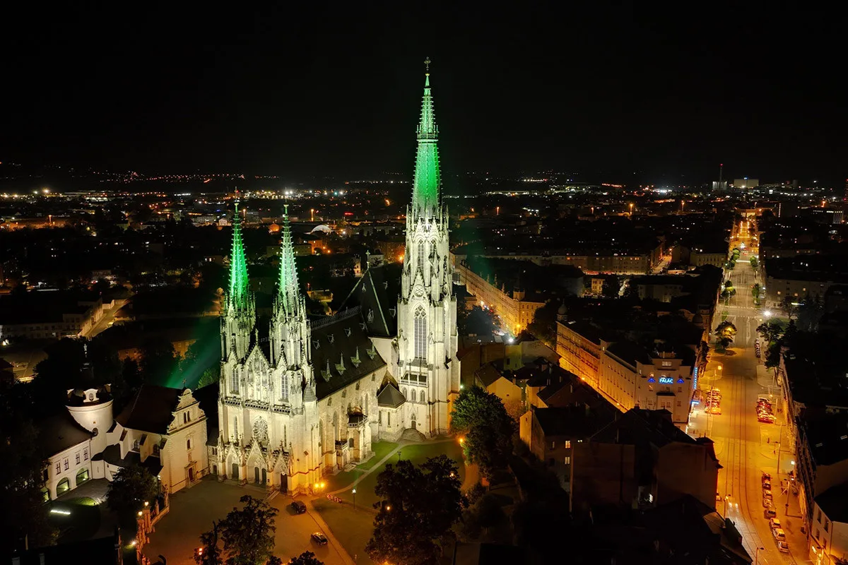 Nové nasvícení katedrály sv. Václava v Olomouci