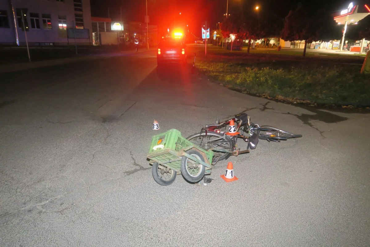 Taxikář při odbočování srazil v Zábřehu cyklistu. Muže odvezla záchranka do nemocnice