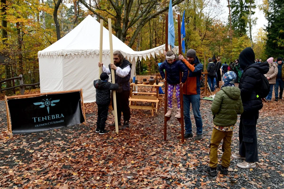 FOTOGALERIE: Strašidelné zoo praskalo ve švech, dnes je na programu světelná show