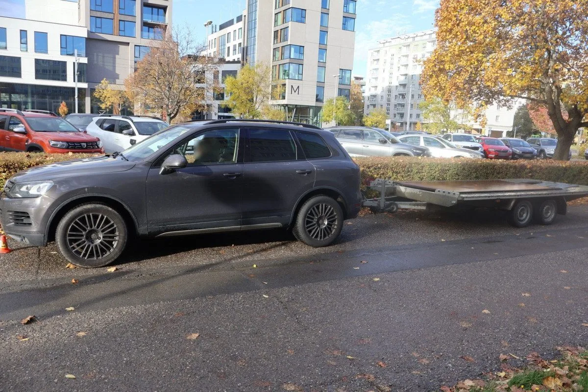 Auto s vozíkem se u Lipiny srazilo se dalším vozem. Řidič odjel do Opavy, policie hledá svědky