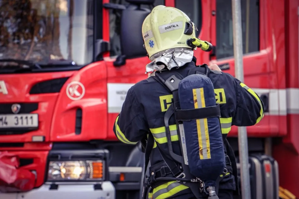 V Horní Lipové hořela chata. Škoda je více než tři miliony