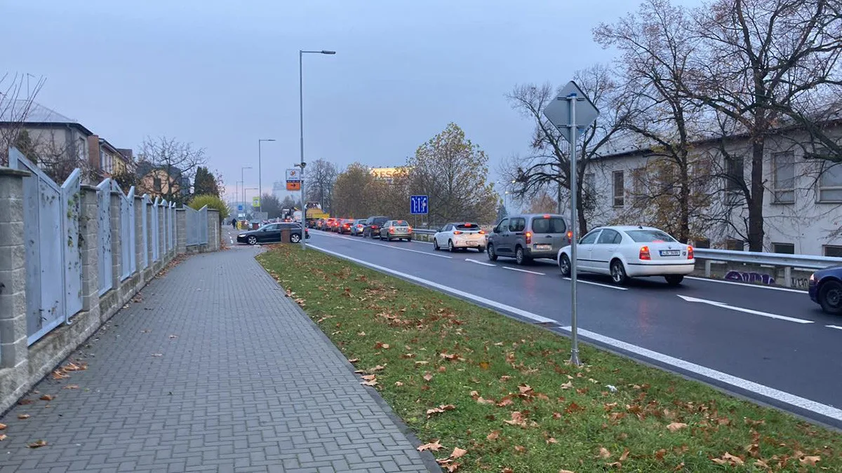 Dopravní omezení přineslo komplikace také ve Šternberku ve směru na Olomouc