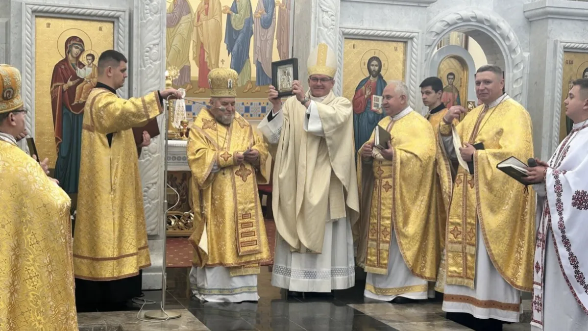 Olomoucký arcibiskup Nuzík tajně navštívil Ukrajinu, charita tam vozí potraviny