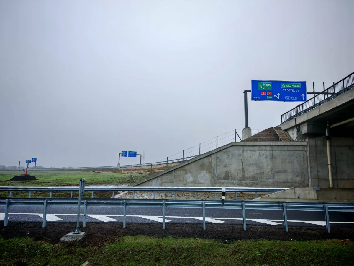 Den D nastal. Otevírá se poslední úsek dálnice D1, přinese úlevu pro Přerov, Moravu i celou ČR